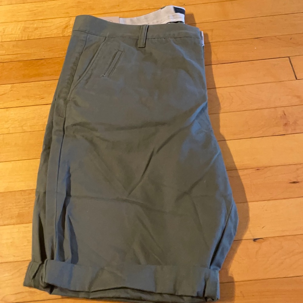 All Saints NWT 36 in waist army green shorts.